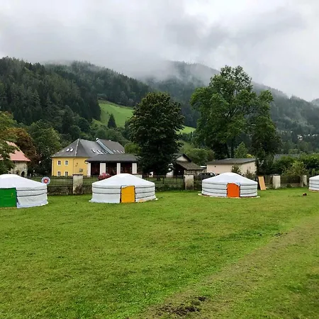 Yurt Village Luxussátor *
